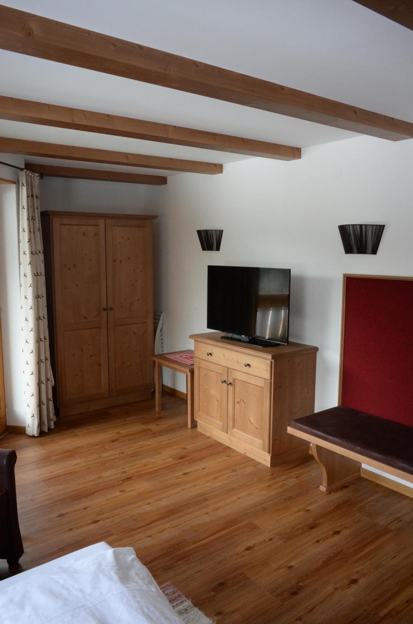 Appartements Tschol Martin 장크트안톤암아를베르크 객실 사진