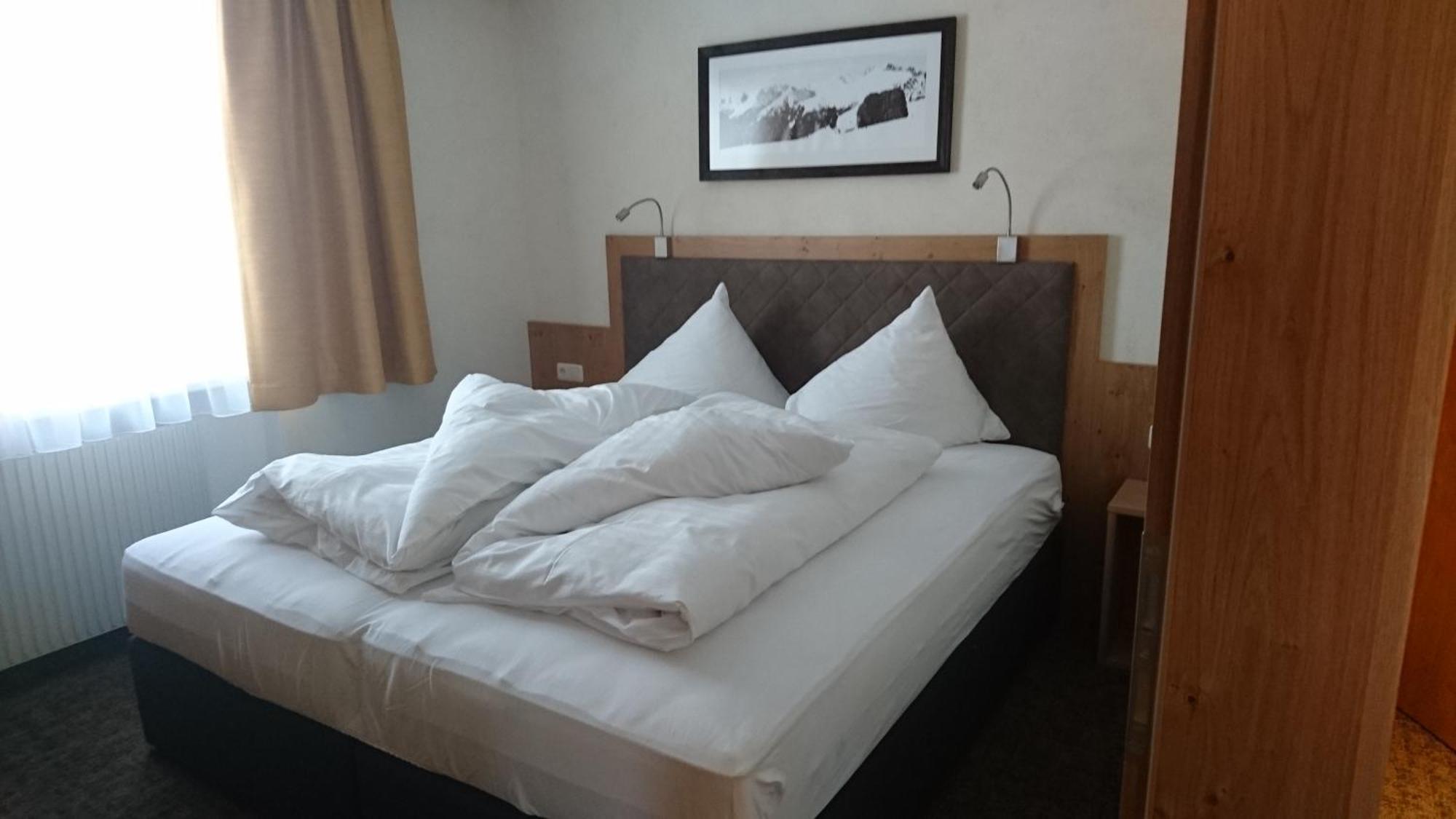 Appartements Tschol Martin 장크트안톤암아를베르크 객실 사진