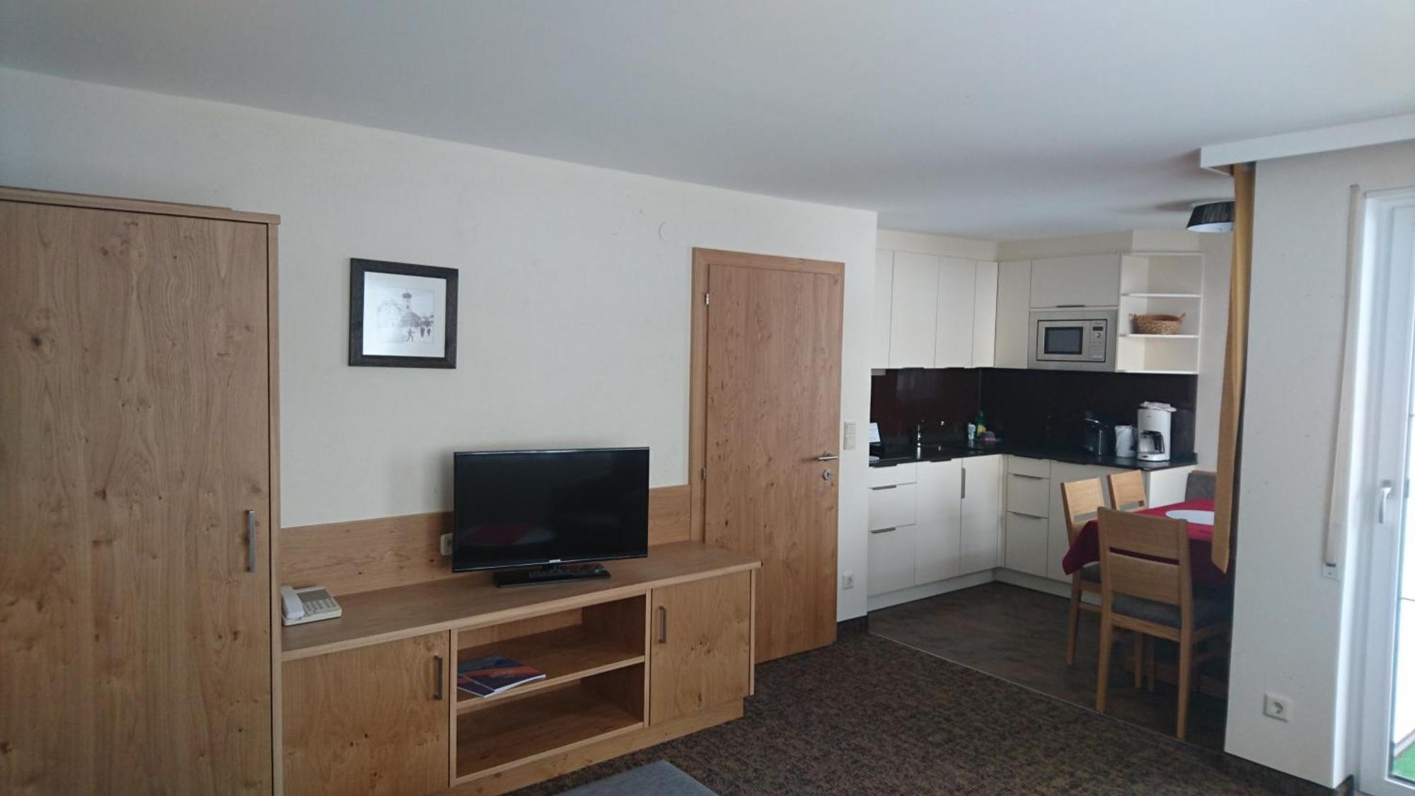 Appartements Tschol Martin 장크트안톤암아를베르크 객실 사진