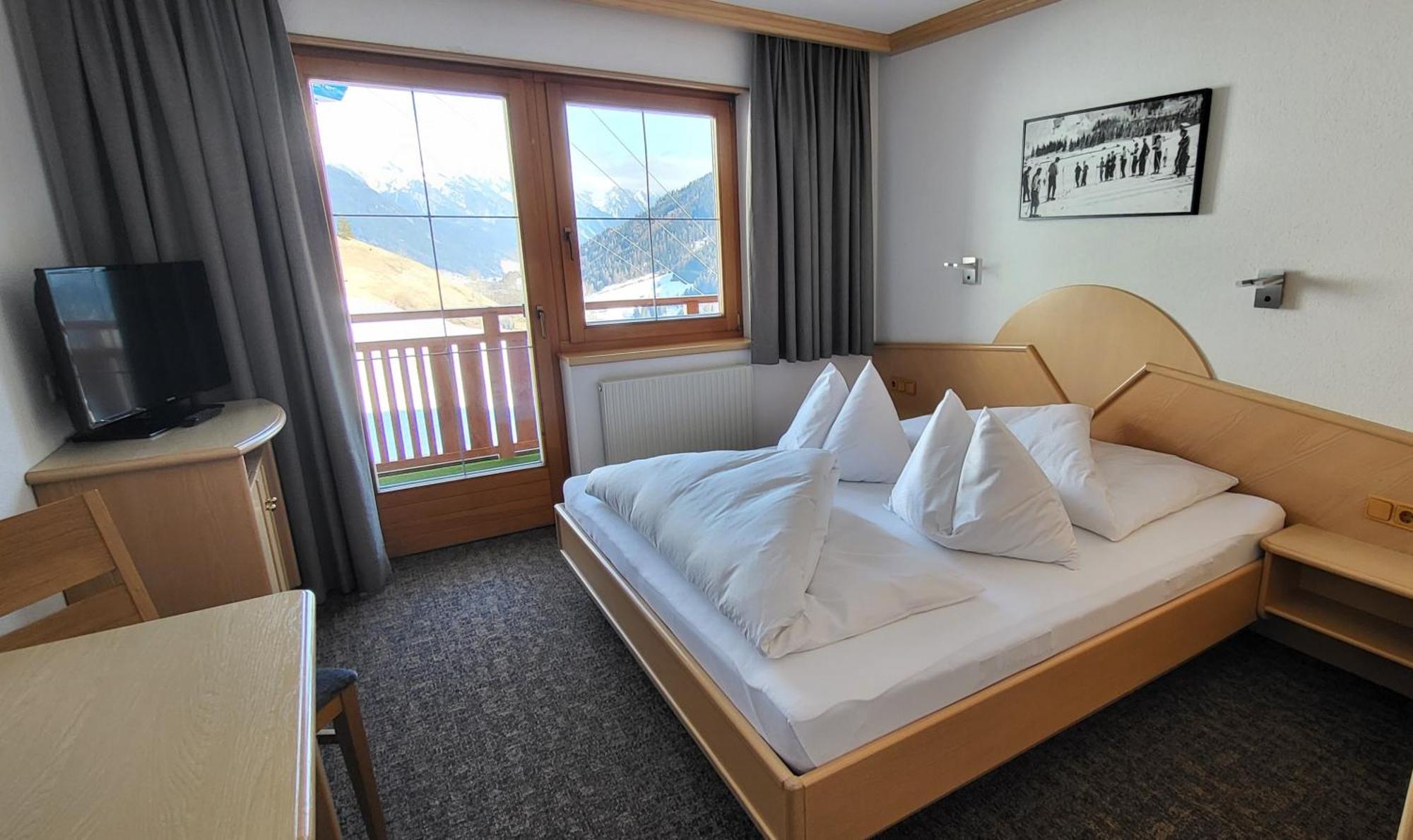 Appartements Tschol Martin 장크트안톤암아를베르크 객실 사진