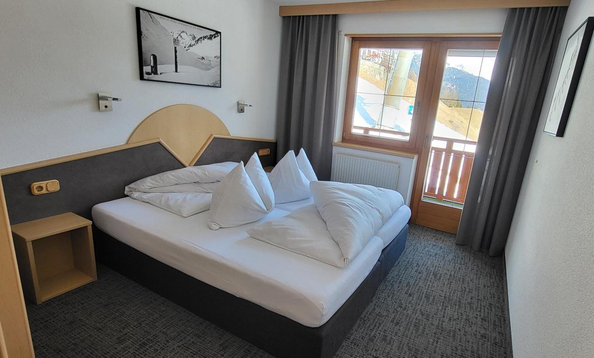 Appartements Tschol Martin 장크트안톤암아를베르크 객실 사진